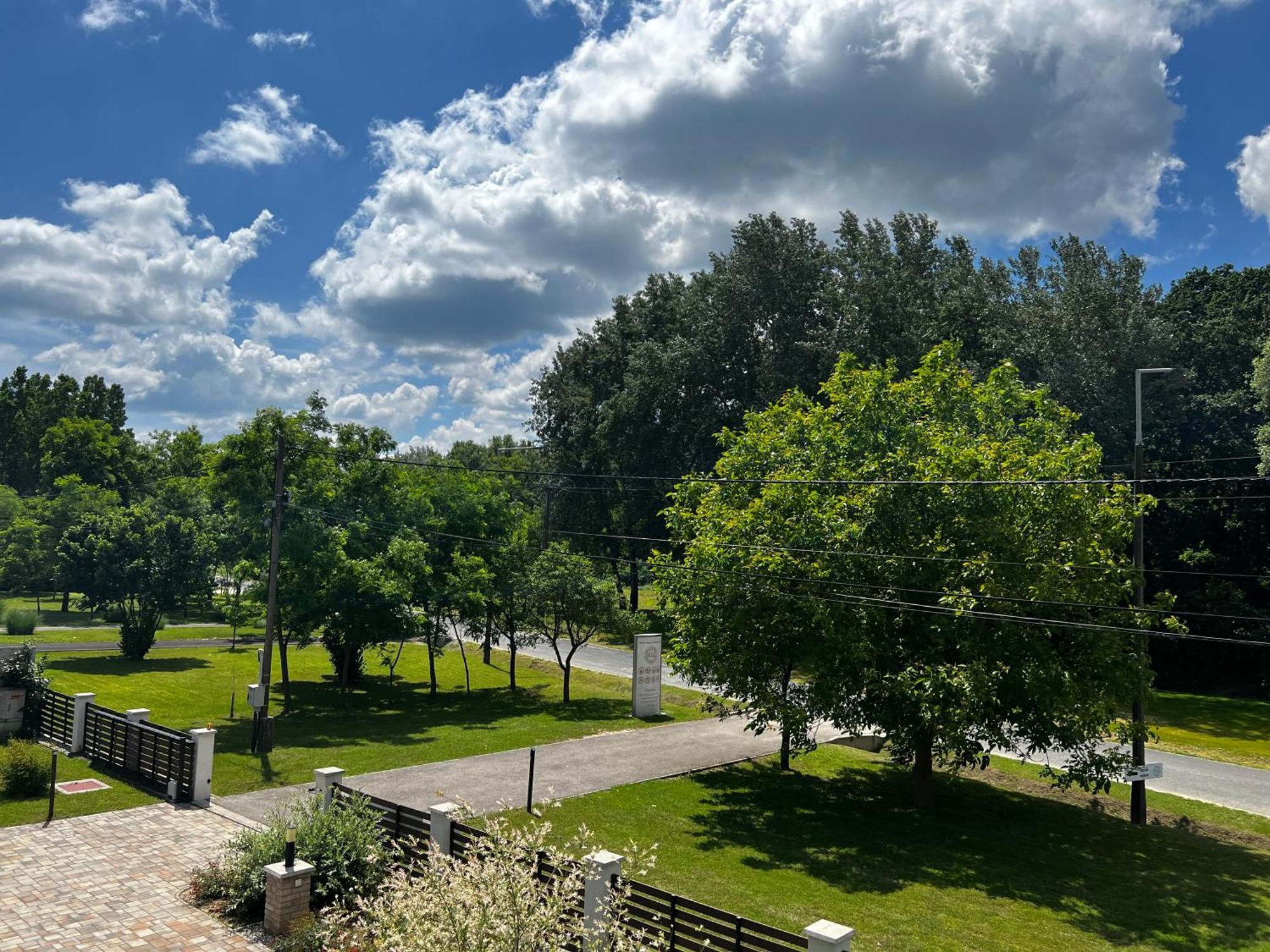 Dreko Panzio & Borbisztro Bed and Breakfast Győrújbarát Εξωτερικό φωτογραφία