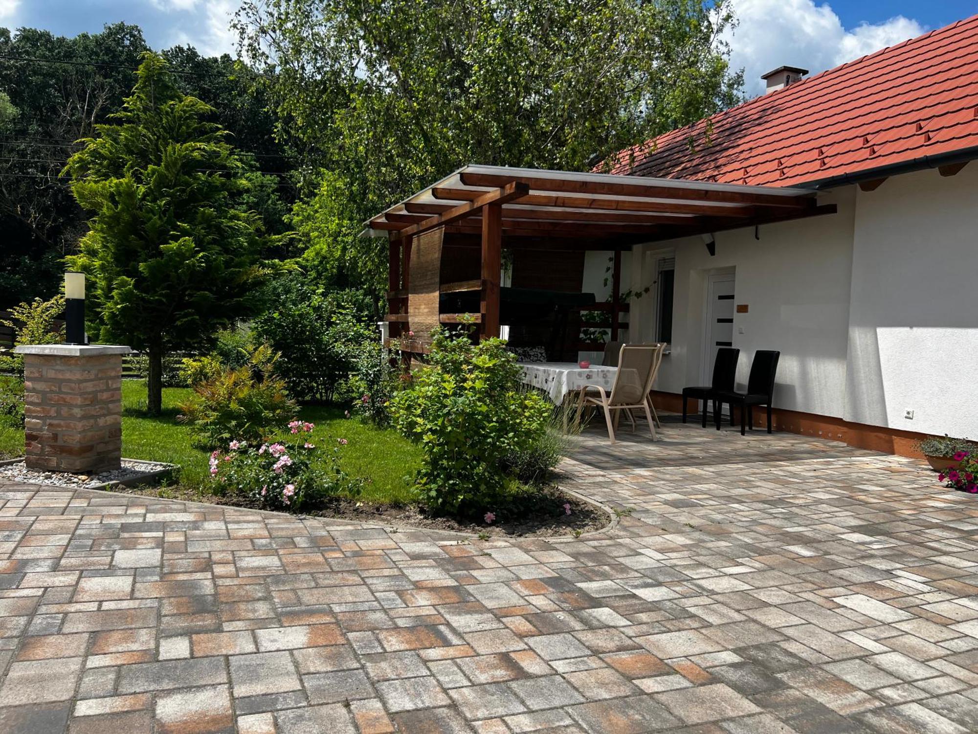 Dreko Panzio & Borbisztro Bed and Breakfast Győrújbarát Εξωτερικό φωτογραφία