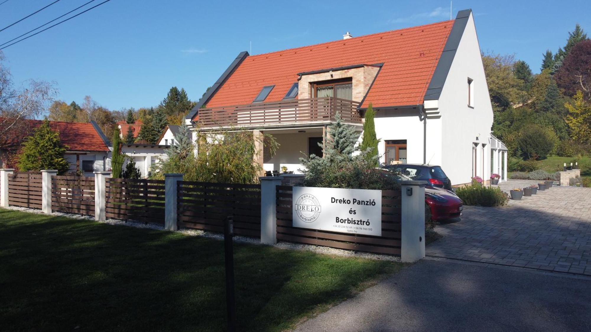 Dreko Panzio & Borbisztro Bed and Breakfast Győrújbarát Εξωτερικό φωτογραφία
