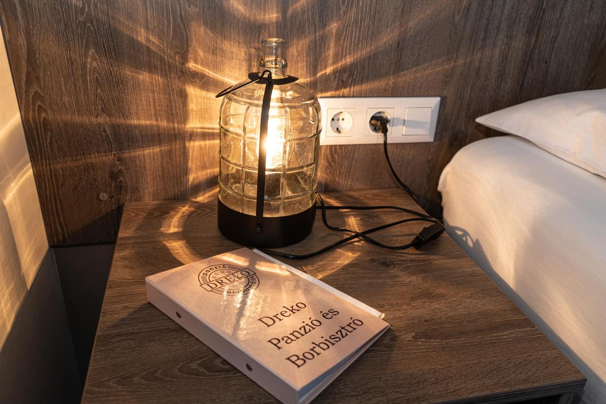 Dreko Panzio & Borbisztro Bed and Breakfast Győrújbarát Εξωτερικό φωτογραφία