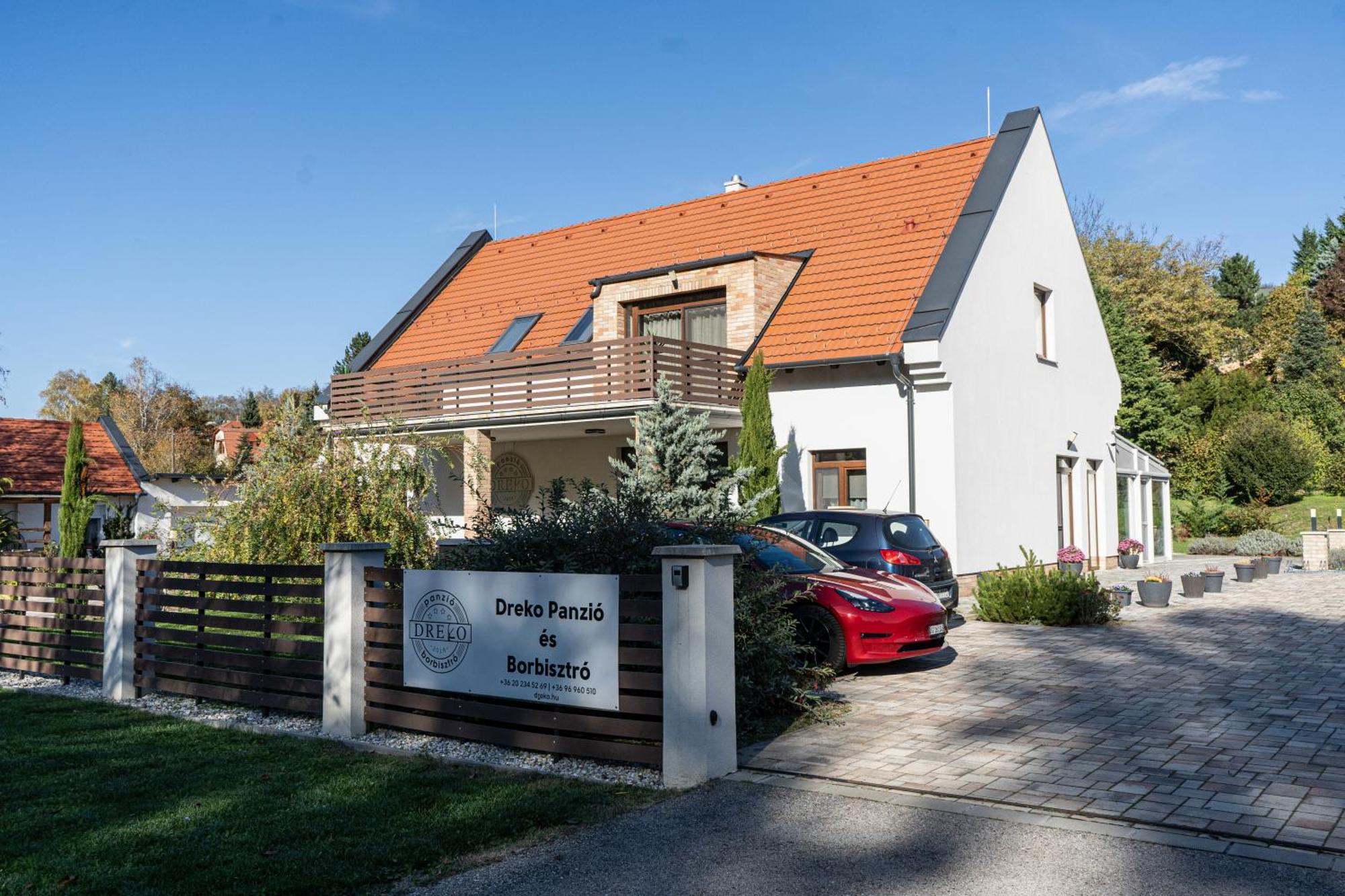 Dreko Panzio & Borbisztro Bed and Breakfast Győrújbarát Εξωτερικό φωτογραφία
